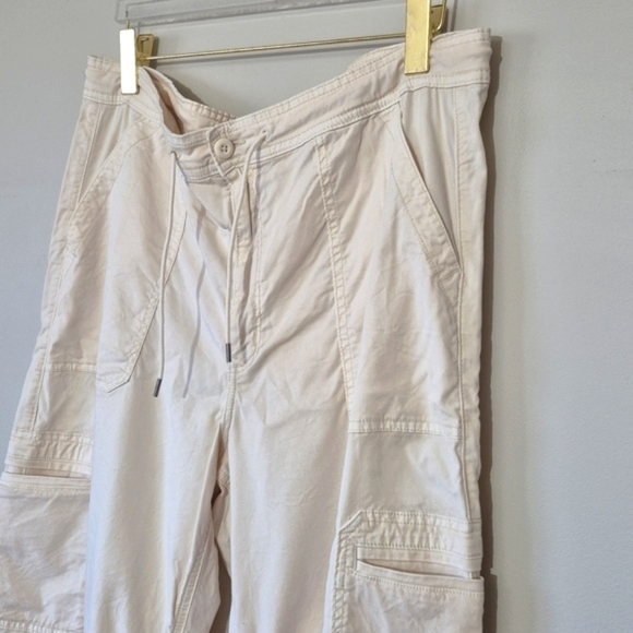 American Eagle Casual Cargo Wide Leg  Cream Pants, Size 18 - Picture 5 of 12